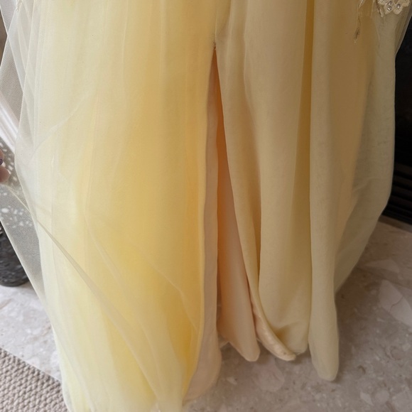 Mac Duggal yellow chiffon gown - Picture 7 of 11